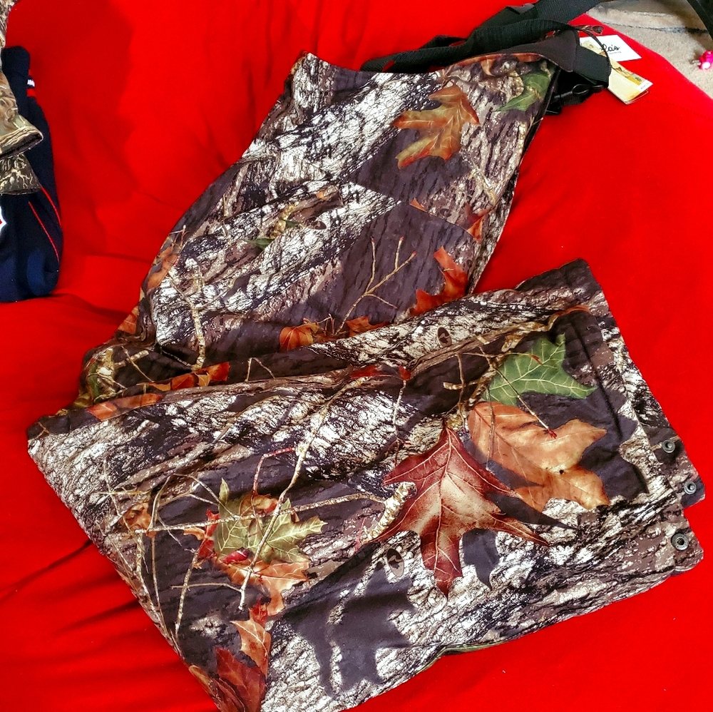 Brand new hunting bib